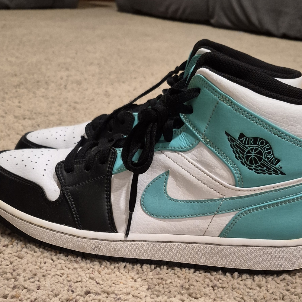 Jordan 1 Mid